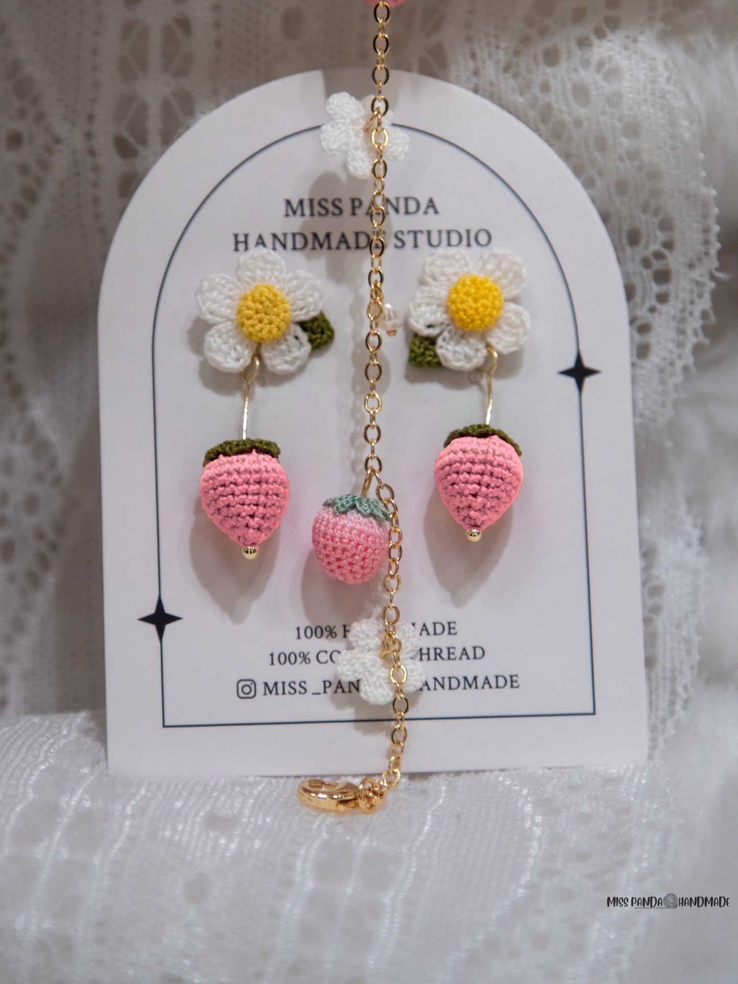 Micro Crochet Earrnigs/Strawberry (Pink)